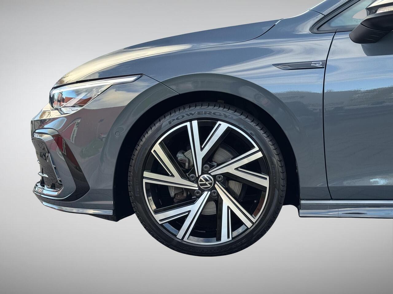 Volkswagen GOLF 1.5 eTSI R-Line 150pk NL-Auto + Afneembare Trekhaak!