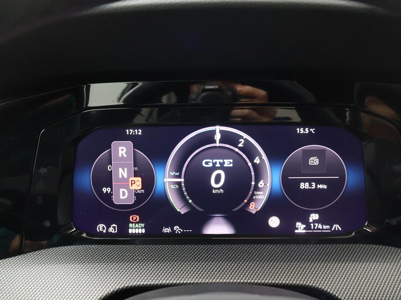 Volkswagen GOLF 1.5 eHybrid GTE | 272 PK | SoH 100% | Panoramadak | Head-up display | IQ.Light Matrix LED | 18" LM velgen |