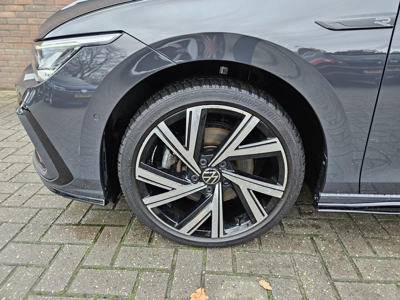 Volkswagen GOLF 1.5 eTSI R-Line