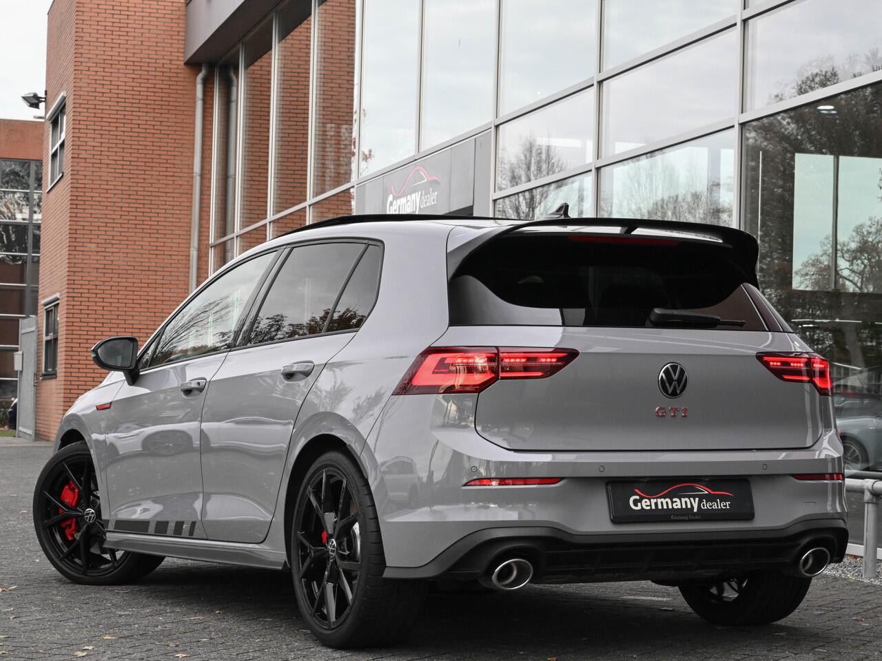 Volkswagen GOLF 2.0TSI 300PK GTI Clubsport Pano HUD iQ-Light H&K 19-inch Sfeerverl. Stoel+Stuurverw. VOL!!