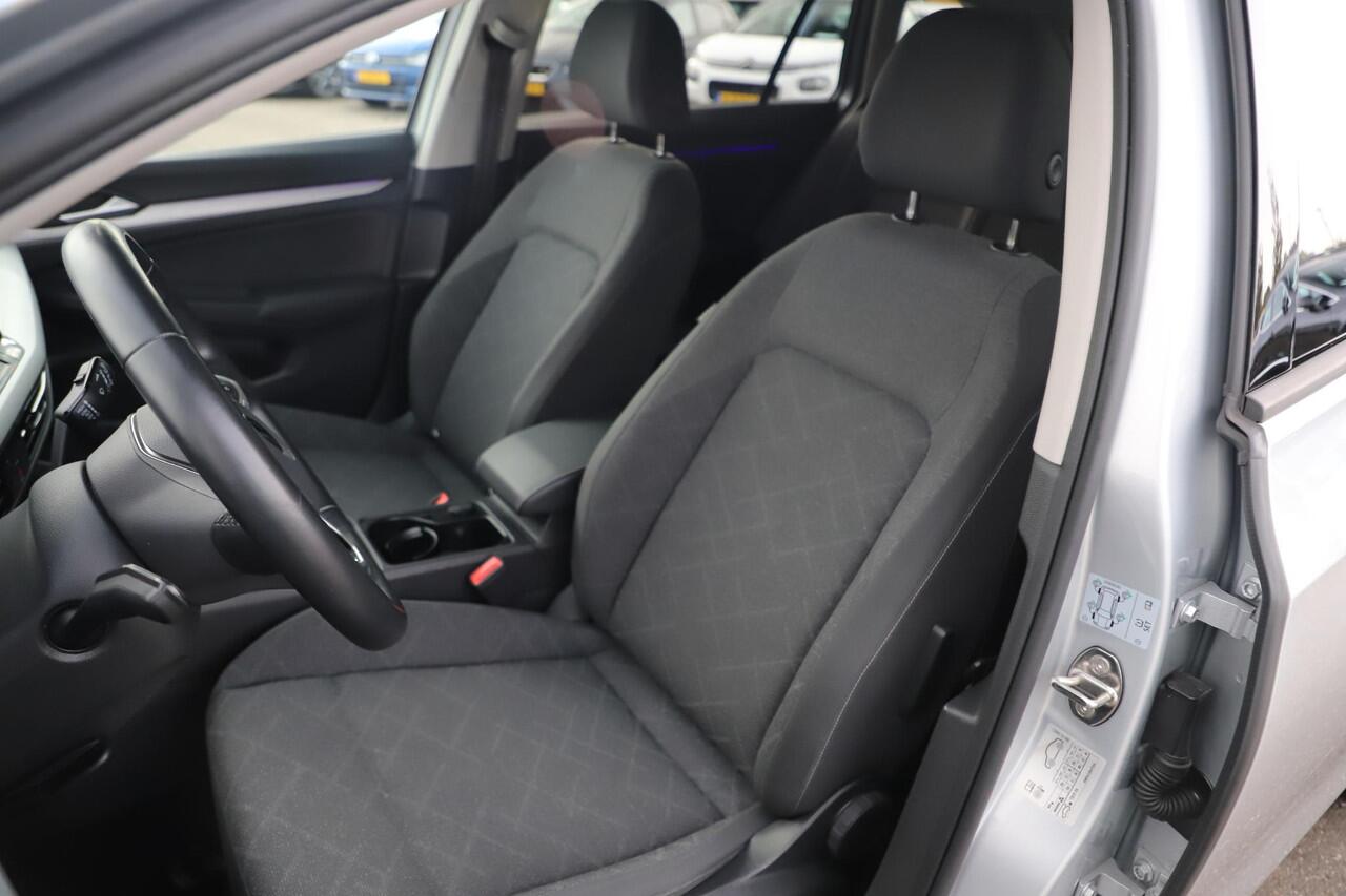 Volkswagen GOLF Variant 1.0 TSI Life Business 110PK Virtual Cockpit Sfeerverlichting Navigatie Draadloos Carplay Adaptive Cruise Achteruitrijcamera