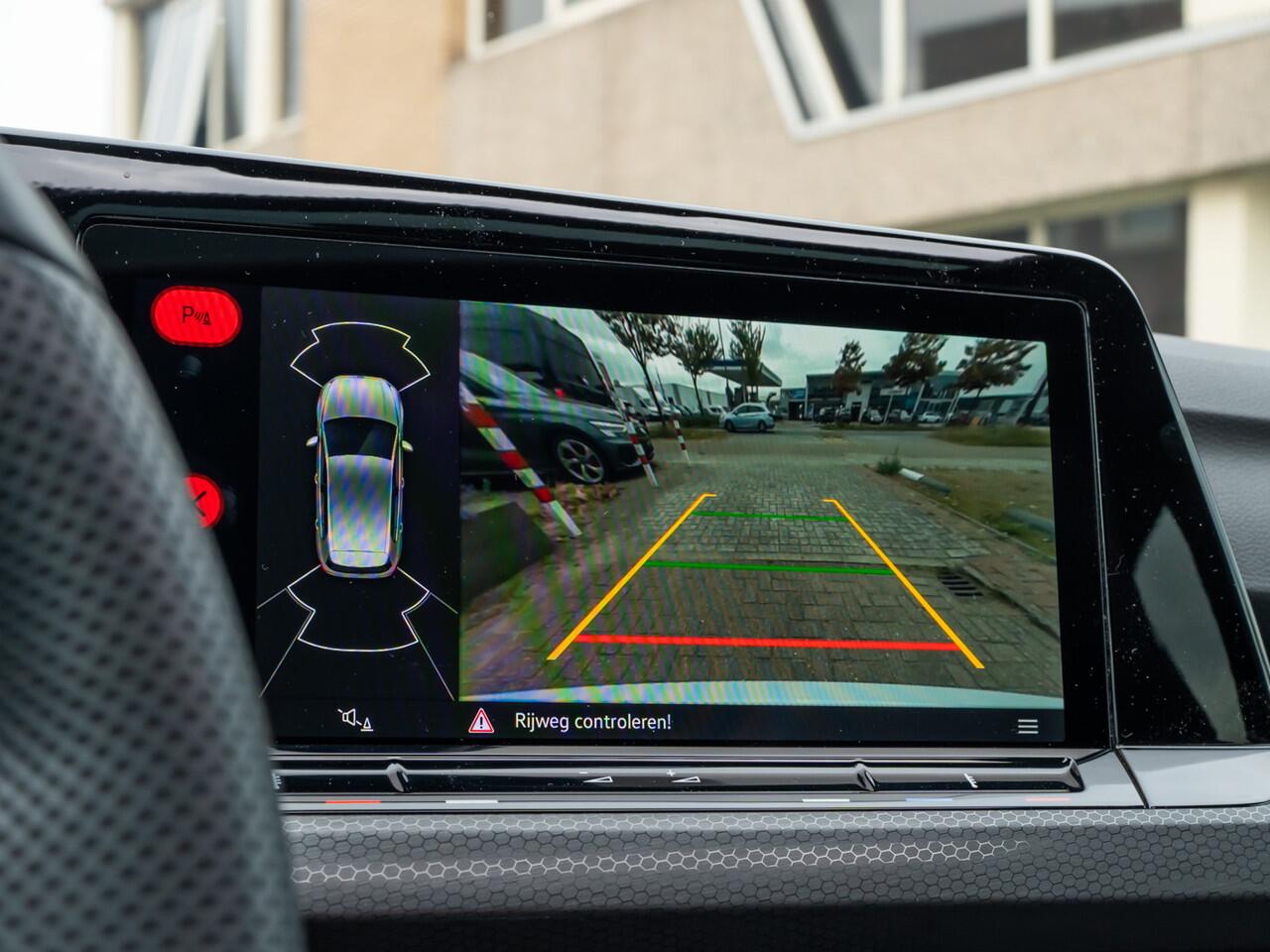 Volkswagen GOLF 2.0 TSI GTI UNIEK HANDBAK!! PANO STANDKACHEL CAMERA DODEHOEK IQ LIGHT