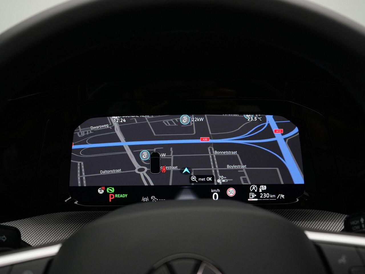 Volkswagen GOLF 1.5 eTSI 150 pk DSG R-Line Edition | Panoramadak | IQ Light | Head-up display | Stuur-/stoelverwarming | Achteruitrijcamera