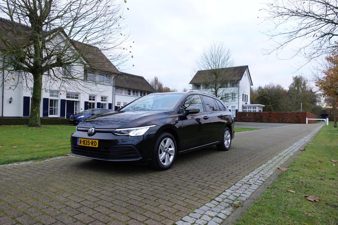 Volkswagen GOLF Variant 1.5 eTSI R-Line | Trekhaak | Stoelverwarming | Stuurwielverw. | CarPlay | Sfeerverlichting | BTW