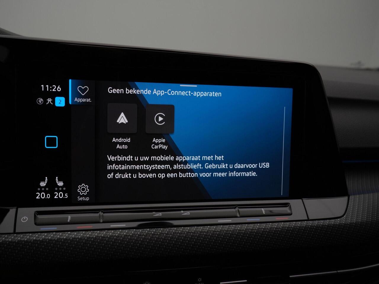 Volkswagen GOLF 1.5 eTSI 150 pk DSG R-Line | Panoramadak | IQ Light | Stuur-/stoelverwarming | Achteruitrijcamera | Navigatie | Keyless Entry