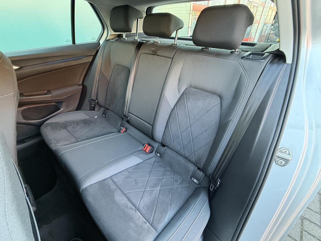 Volkswagen GOLF BWJ 2020 1.4 150 PK eHybrid Style NIEUW BINNEN! MASSAGESTOELEN | MEMORYFUNCTIE | LED | STOELVERW. | LMV | PDC