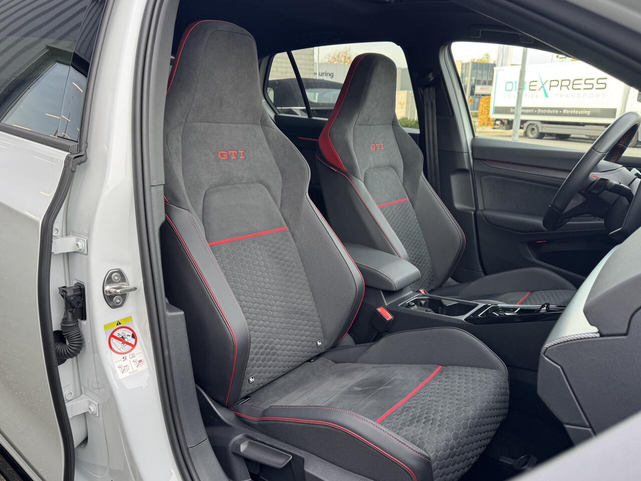 Volkswagen GOLF 8,5 GTI Clubsport 300pk DSG / Aut. Full Options 1ste eigenaar 10dkm!!