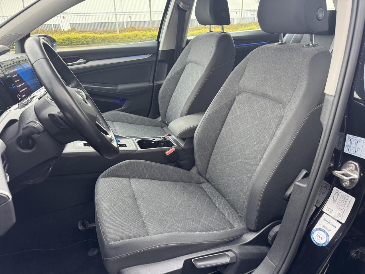 Volkswagen GOLF 1.0 eTSI Life Golf VIII | Automaat | Camera | Stuurverwarming | ACC | Apple CarPlay