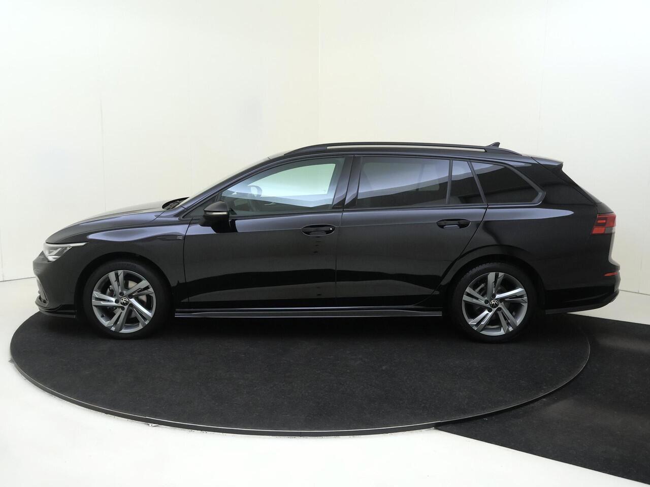 Volkswagen GOLF Variant 1.5 TSI R-Line | Achteruitrijcamera | 3-zone airco | Adaptieve cruise control | CarPlay | Sfeerverlichting | Digital cockpit |