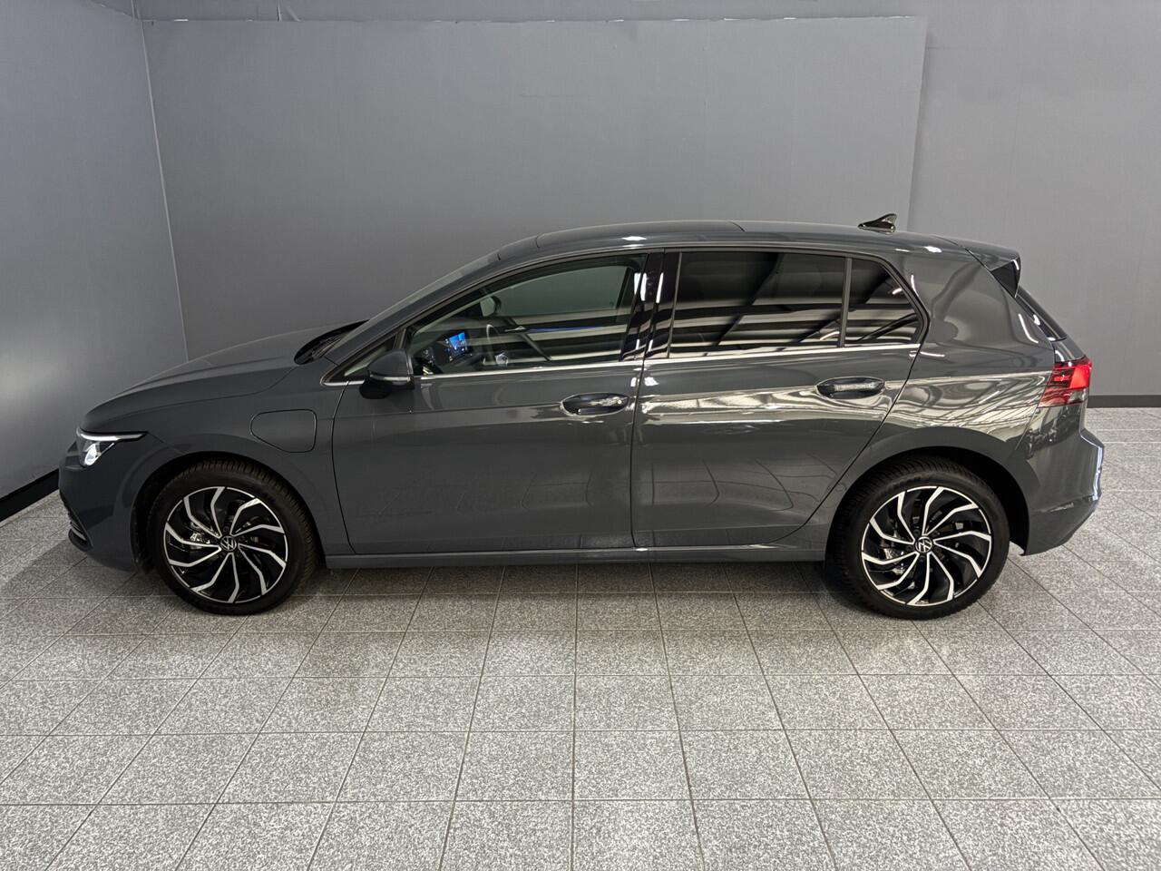 Volkswagen GOLF 1.4 eHybrid Pano|Carplay|Camera