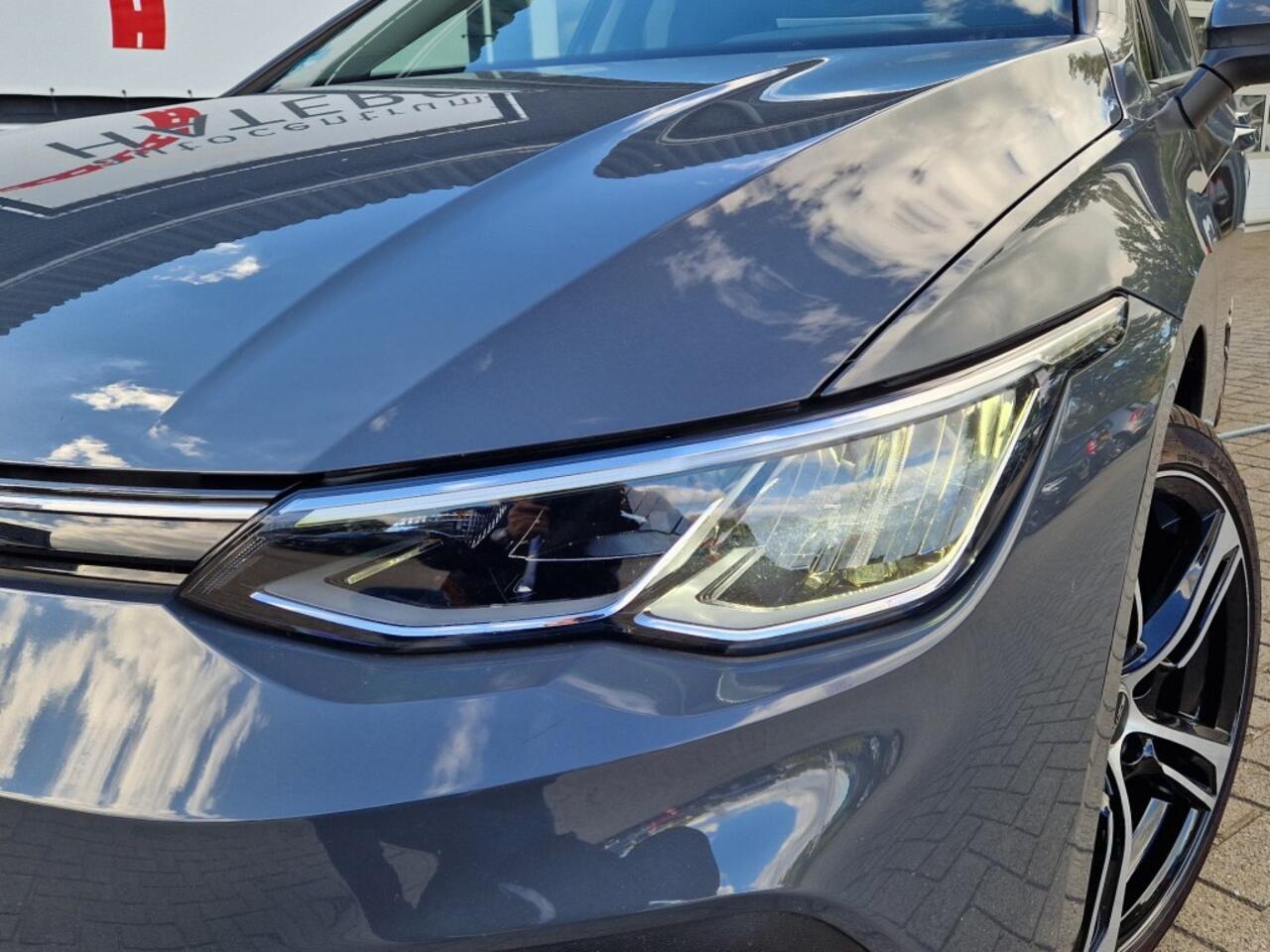 Volkswagen GOLF 1.5 TSI LIFE Bus. Autom. Navi+ Climate DAB Apple Car Trekhaak hydr.