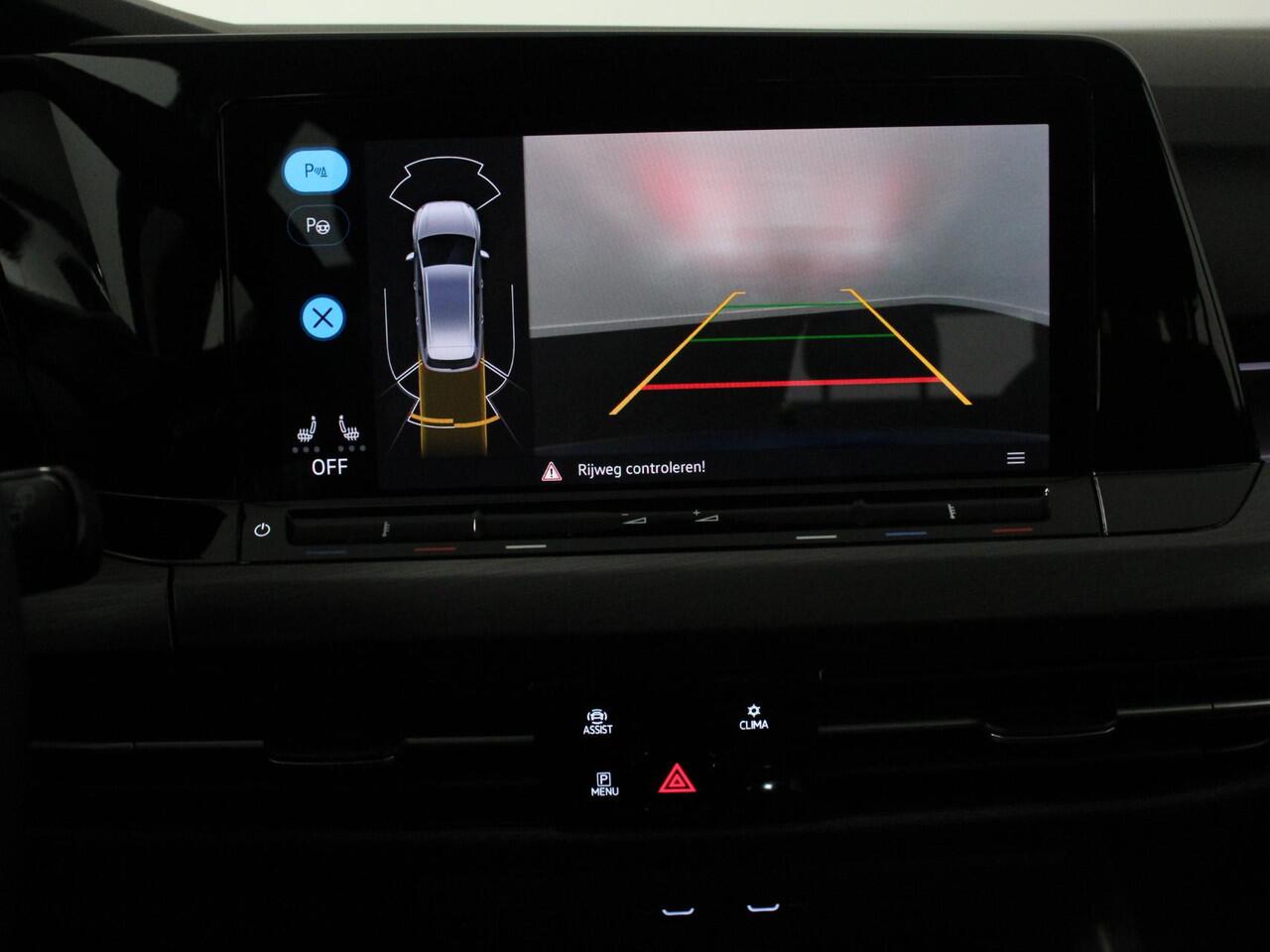 Volkswagen GOLF Variant 1.5 eTSI 150pk DSG Style | Navigatie | Apple Carplay/Android Auto | Climate Control | Camera | Parkeersensoren | Park Assist | Adaptive Cruise control | Wegklapbare trekhaak | Stoel- en stuurverwarming | Climatronic | Virtual Cockpit