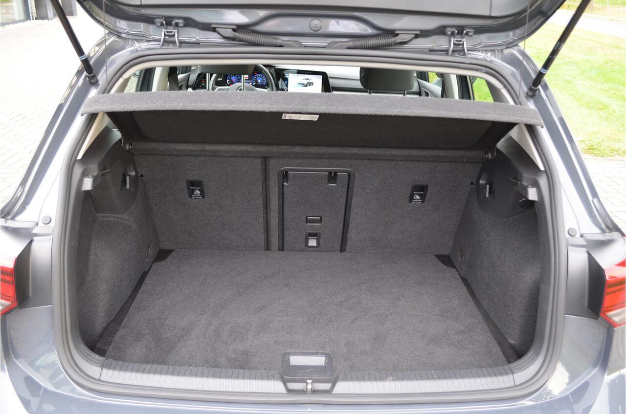 Volkswagen GOLF 1.0 eTSI Life Business Carplay | Stuur + Stoelverwarming | Adaptive Cruise | Virtual cockpit | Sfeerverlichting