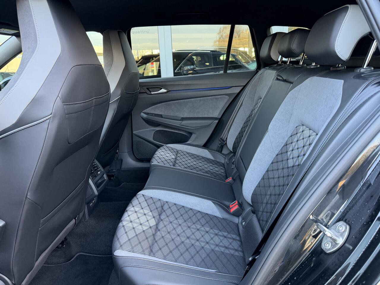 Volkswagen GOLF Variant 1.5 eTSI R-Line | Trekhaak | Camera | Stoel & stuurverwarming