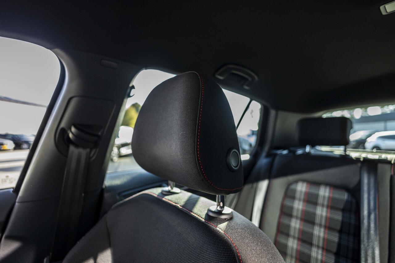 Volkswagen GOLF 2.0 TSI GTI Performance | 245PK | Camera | 19"