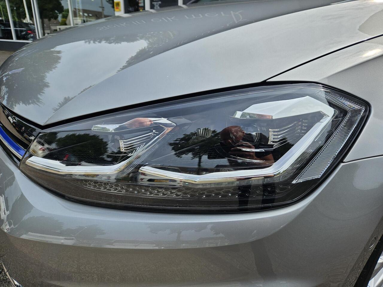 Volkswagen GOLF Variant 1.5 TSI Highline DIGIDASH / Airco clima/ Navigatie/ Cruise/ Camera/ PDC/ Apple carplay/ LED/ LMV