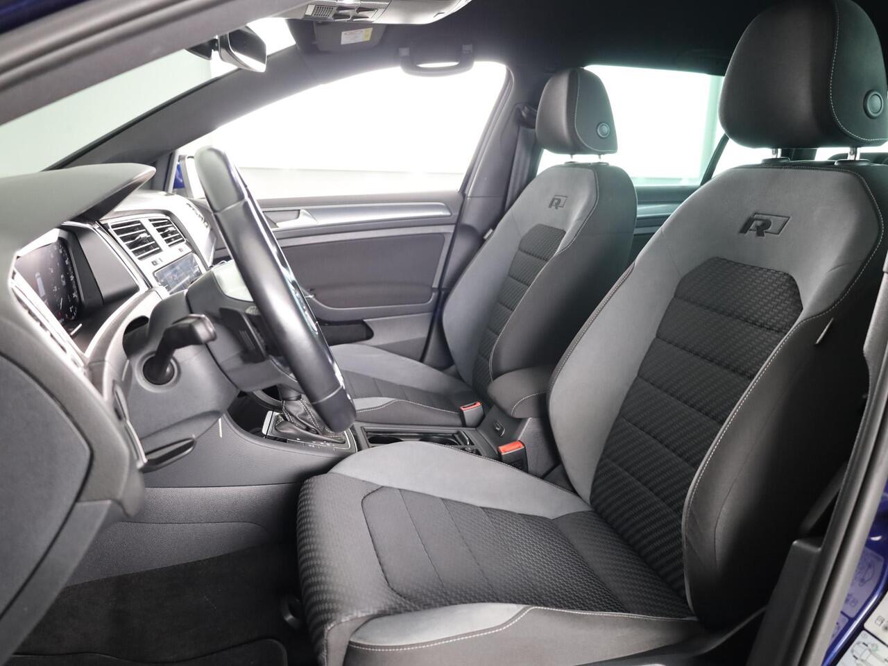 Volkswagen GOLF Variant 1.5 TSI Highline Business R 150 pk Automaat | Navigatie | Parkeersensoren | Achteruitrijcamera | Adaptieve cruise control | R-Line |