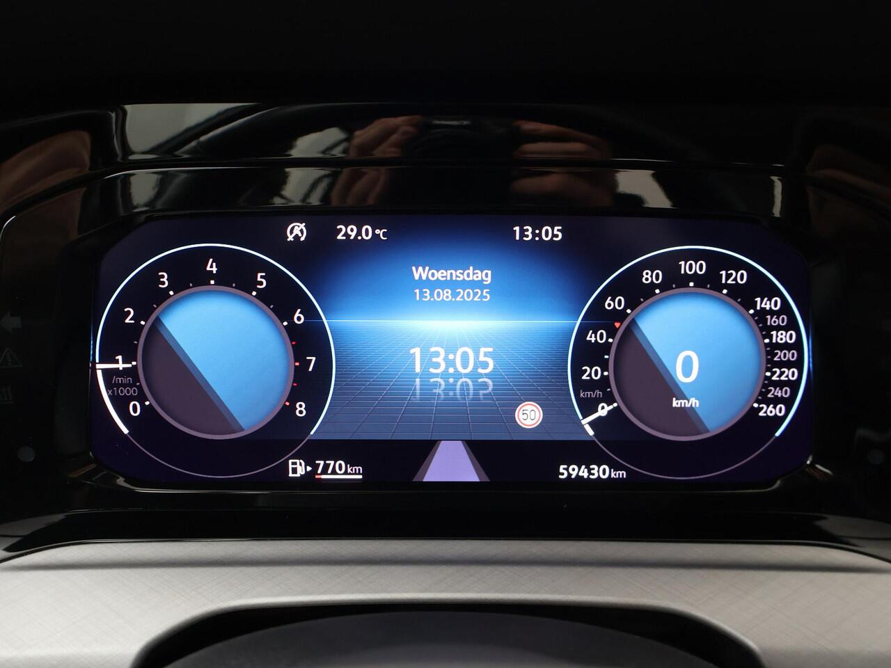 Volkswagen GOLF 1.0 TSI Life | 110 PK | Adaptive Cruise Control | Parkeersensoren | Navigatie