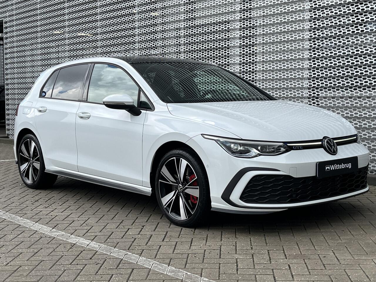 Volkswagen GOLF 1.4 eHybrid 245pk DSG GTE / Panoramadak / LED+ / Navigatie / Stuur & Stoelverwarming / Camera/ 18" LMV **