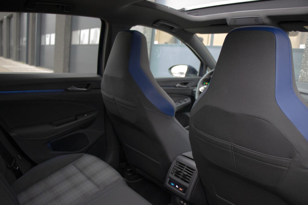 Volkswagen GOLF 1.4 eHybrid GTE | Pano | HUD | LED | IQ Lights | Carplay | Camera | Sfeer | Stuurverwarming | Stoelverwarming | ACC | Keyless | Lane Assist | Side Assist | Front Assist | 1 Eigenaar | Dealer Onderhouden | Garantie