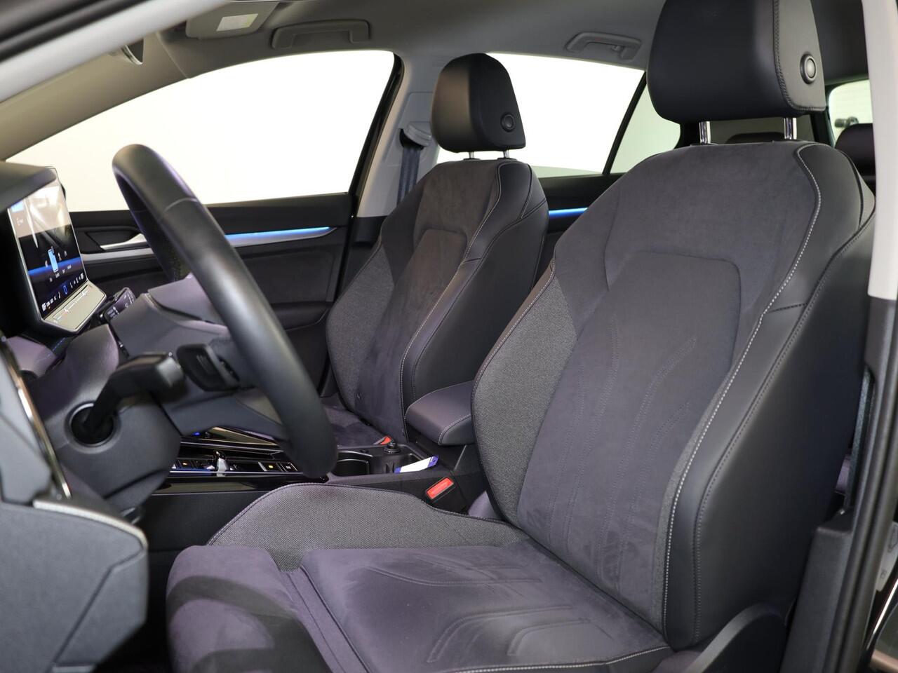 Volkswagen GOLF 1.5 eHybrid Style Edition 204PK PHEV | Navigatie | el. trekhaak| Matrix koplampen | 18"LM velgen | Head up Display |