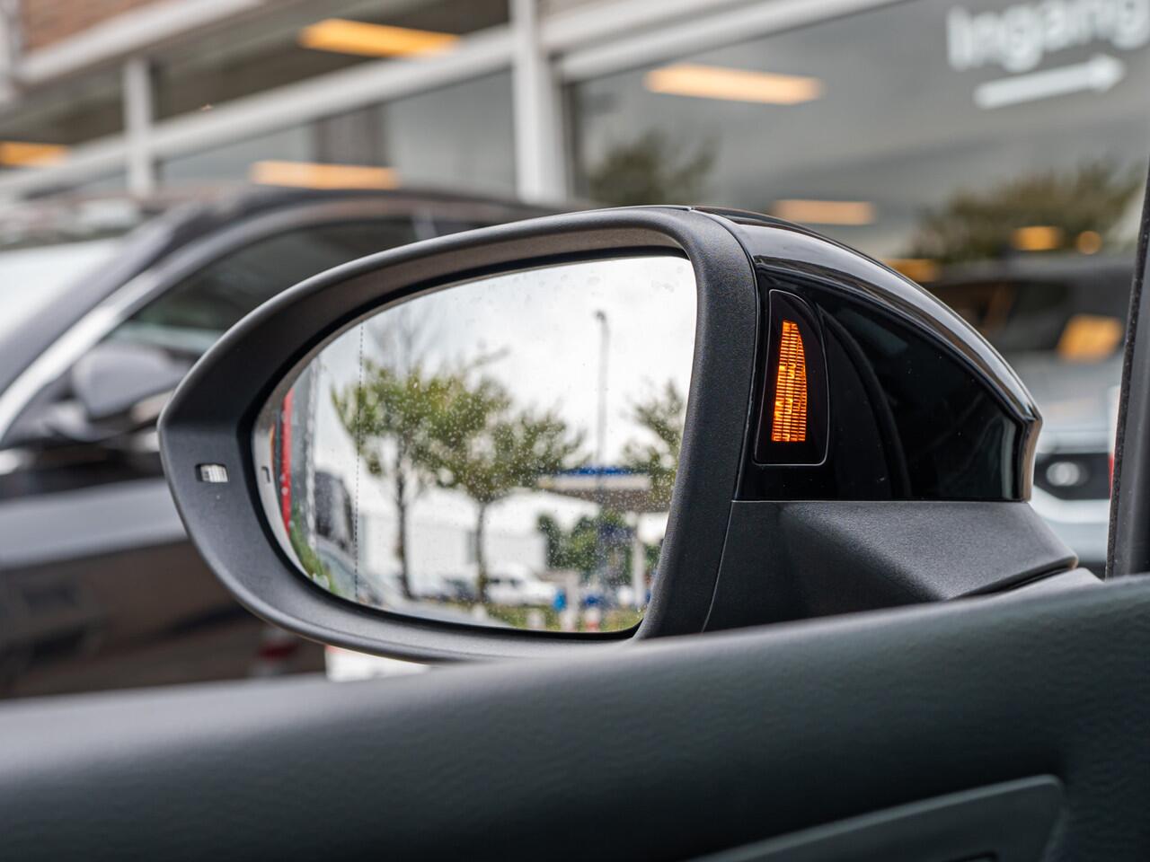 Volkswagen GOLF 2.0 TSI GTI UNIEK HANDBAK!! IQ LIGHT CAMERA 18 INCH APPLE CARPLAY