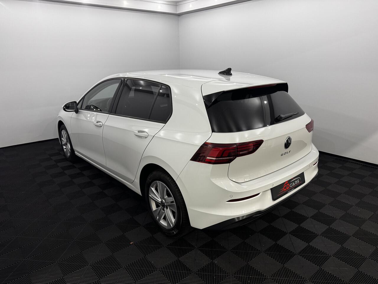 Volkswagen GOLF 1.5 TSI Life Business Clima, Apple carplay, Parkeersensoren, Stoelverwarming, Sfeerverlichting, Led, Keyless start, 2 jaar garantie