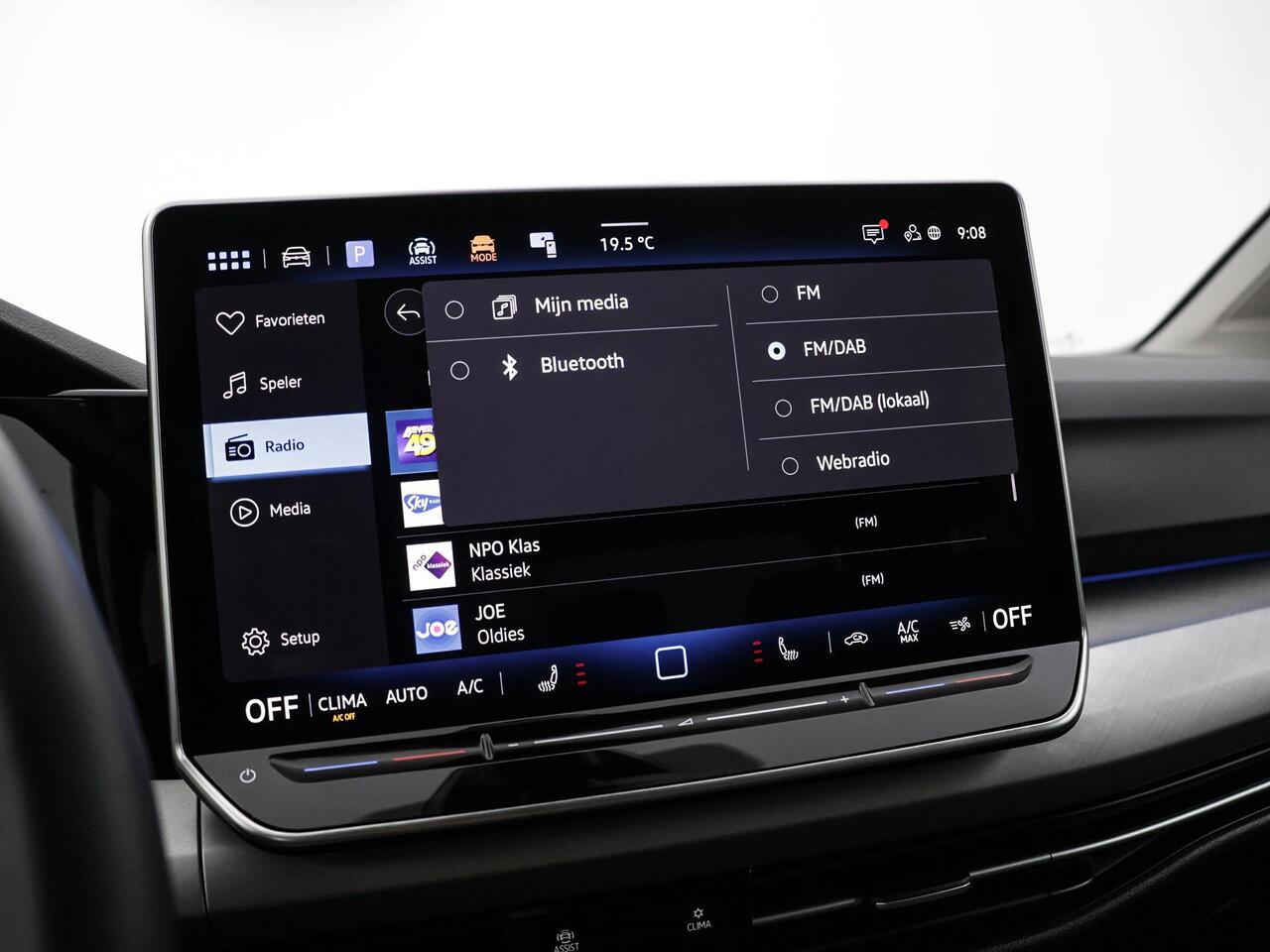 Volkswagen GOLF 1.5 204pk DSG eHybrid Life Edition · Camera · keyless · Apple/Android Car Play · Sfeerverlichting · Stoel & Stuurverwarming · 18'' Inch · Garantie t/m 27-05-2029 of 100.000km