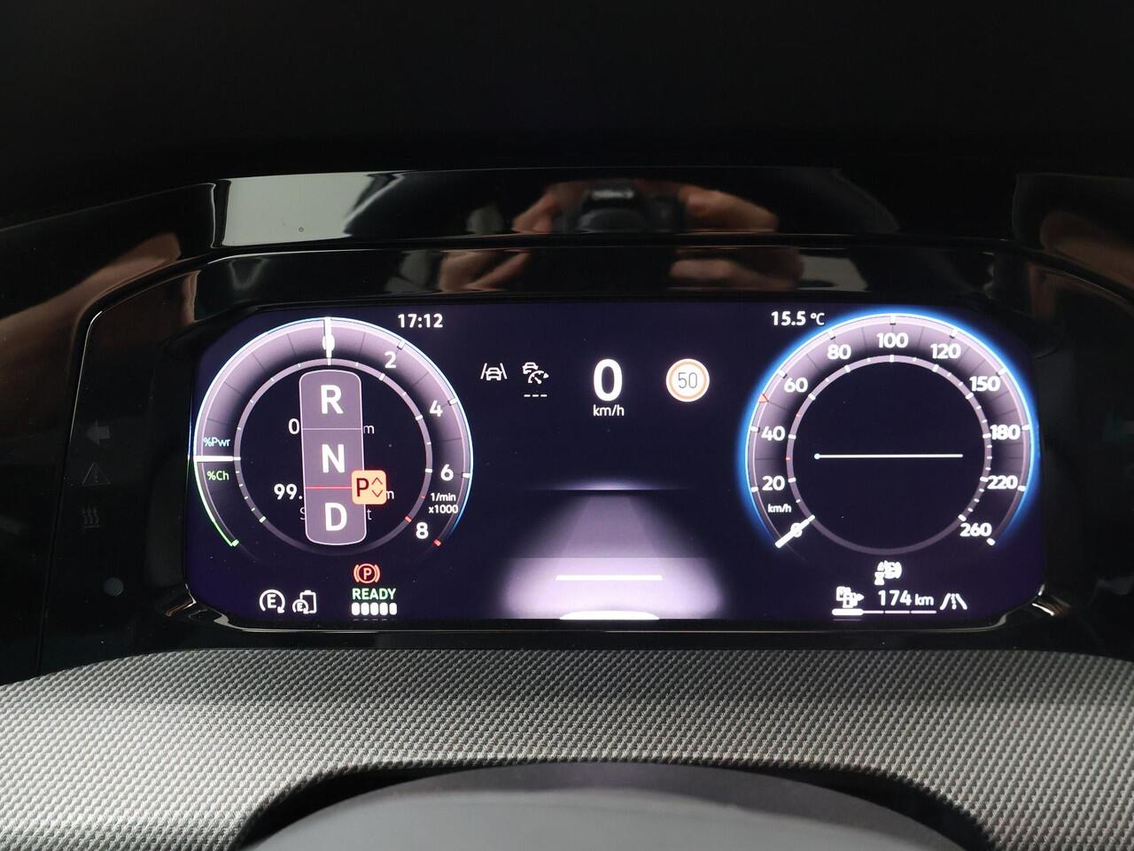 Volkswagen GOLF 1.5 eHybrid GTE | 272 PK | SoH 100% | Panoramadak | Head-up display | IQ.Light Matrix LED | 18" LM velgen |