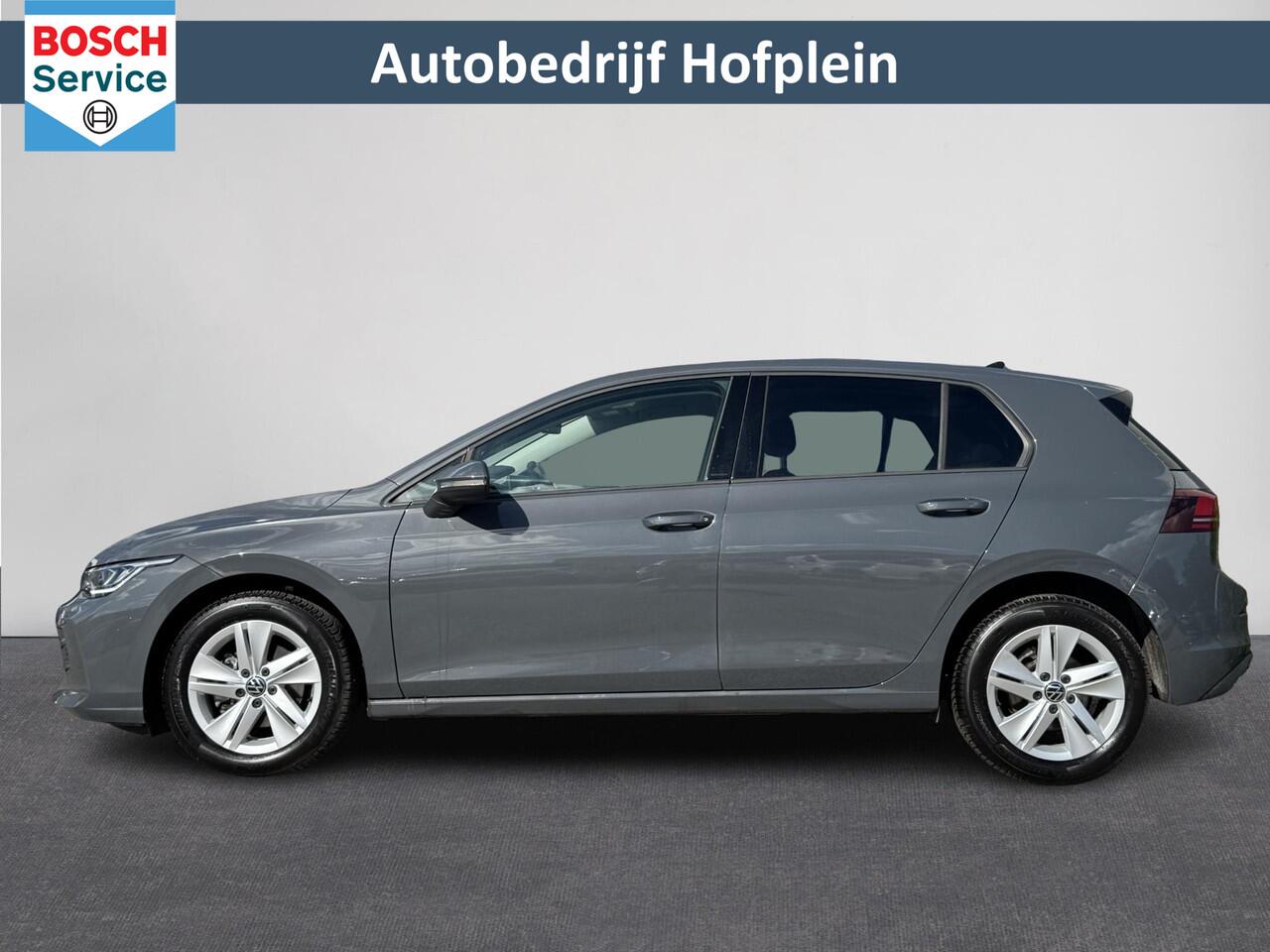 Volkswagen GOLF 1.5 TSI Life | 17"LM-Velgen| LED Verlichting | Stuur/Stoelverwarming | Apple Carplay/Android Auto | Climate Control | Digitaal Dashboard | Keyless Entry/Start/ Parkeer Sensoren ( Vestiging - Vianen Tel:0347-371248 )