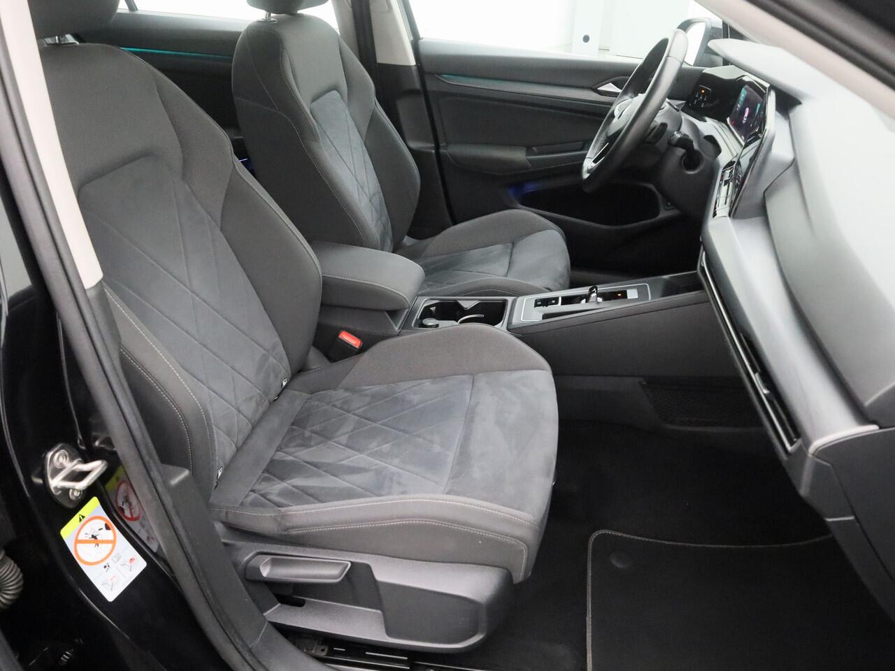 Volkswagen GOLF 1.4 eHybrid Style | ADAPTIVE | STOELMASSAGE