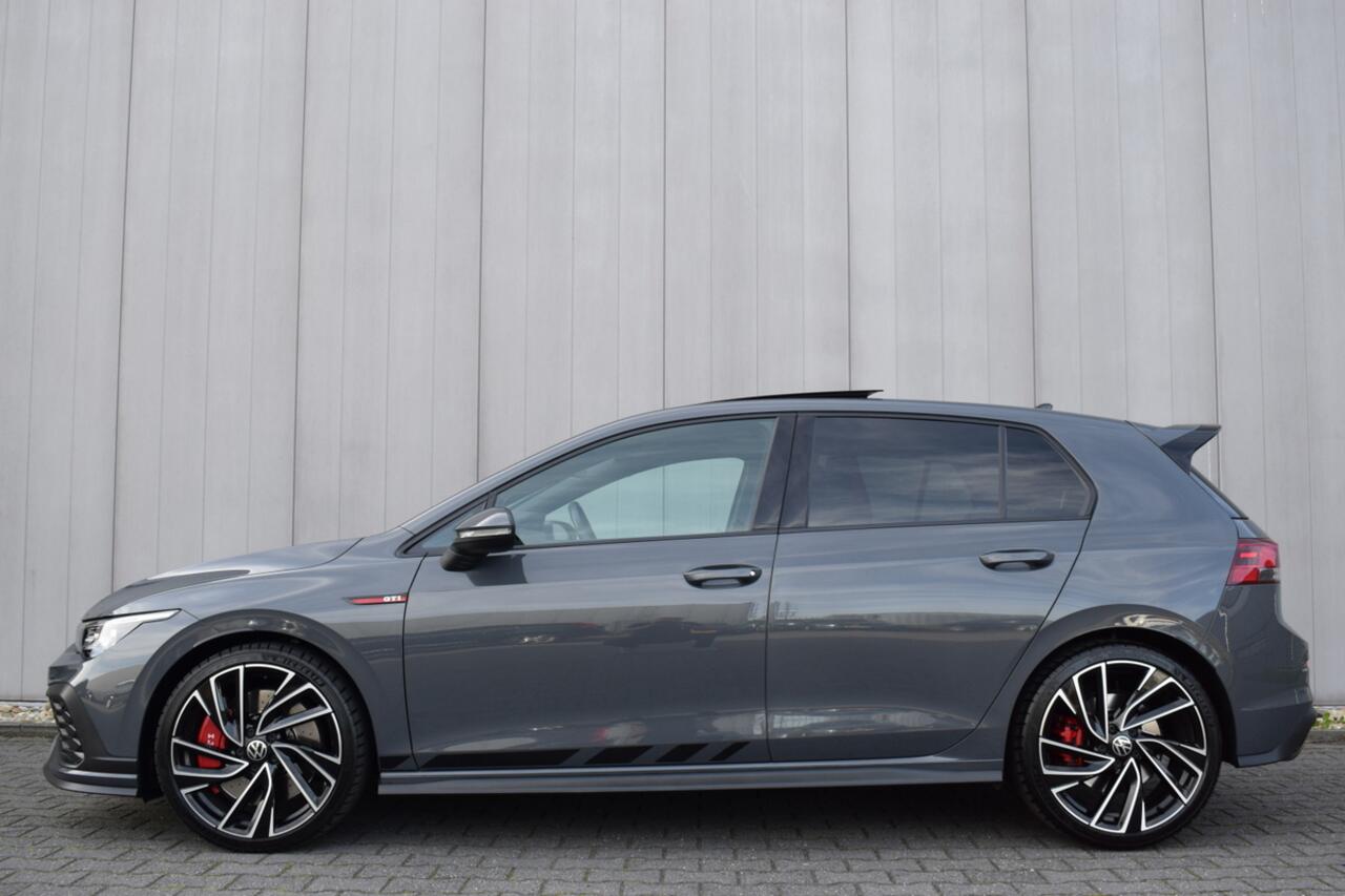 Volkswagen GOLF 2.0 TSi 300pk GTI Clubsport Panoramadak | IQ LED | Virtual | Sfeerverlichting | Carplay | Velours