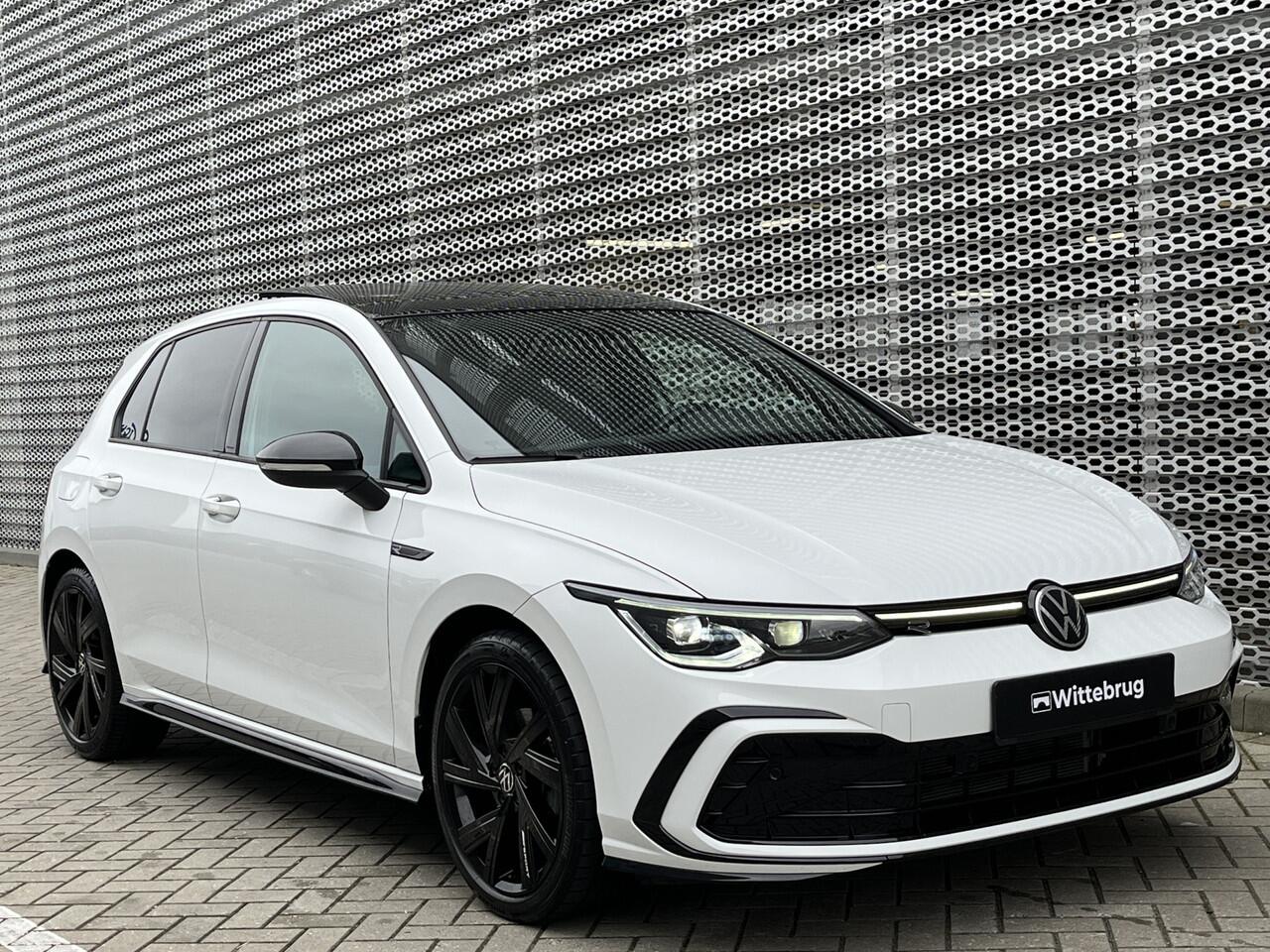 Volkswagen GOLF 1.5 eTS 131PK I R-Line Business+ / Panoramadak / R-Line Interieur + Exterieur / LED Matrix / Achteruitrijcamera / Stuur + Stoelverwarming