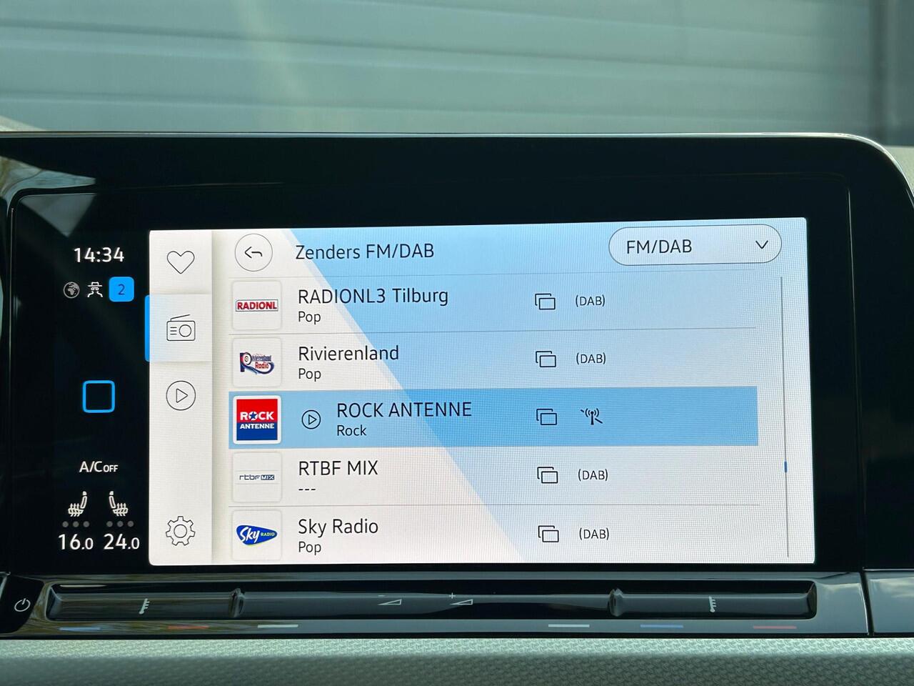 Volkswagen GOLF 1.5 TSI 150PK Move l Sfeer verlichting l Electrische Trekhaak l Navi l Adaptive Cruise l 19"