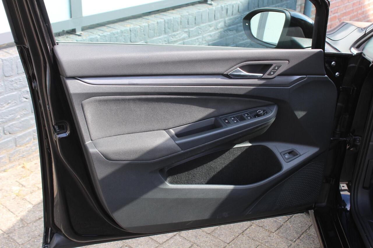 Volkswagen GOLF 1.4 eHybrid Style Navi/Carplay, Sport/Comfort Stoel, PDC, LED, Klima.