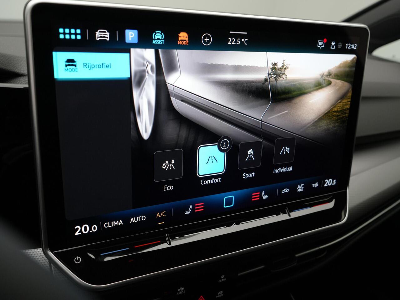 Volkswagen GOLF 1.5 eTSI 150 pk DSG Style Edition 50 | Panoramadak | IQ Light | Rondomzicht camera | Head-up Display | Stoel-/stuurverwarming | 18 inch