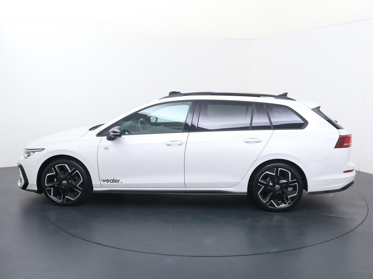Volkswagen GOLF Variant R-Line-Edition 1.5 eTSI 85 kW / 116 pk Variant 7 v ersn. DSG | Panoramadak | Black Style | Assistance plus pakket |
