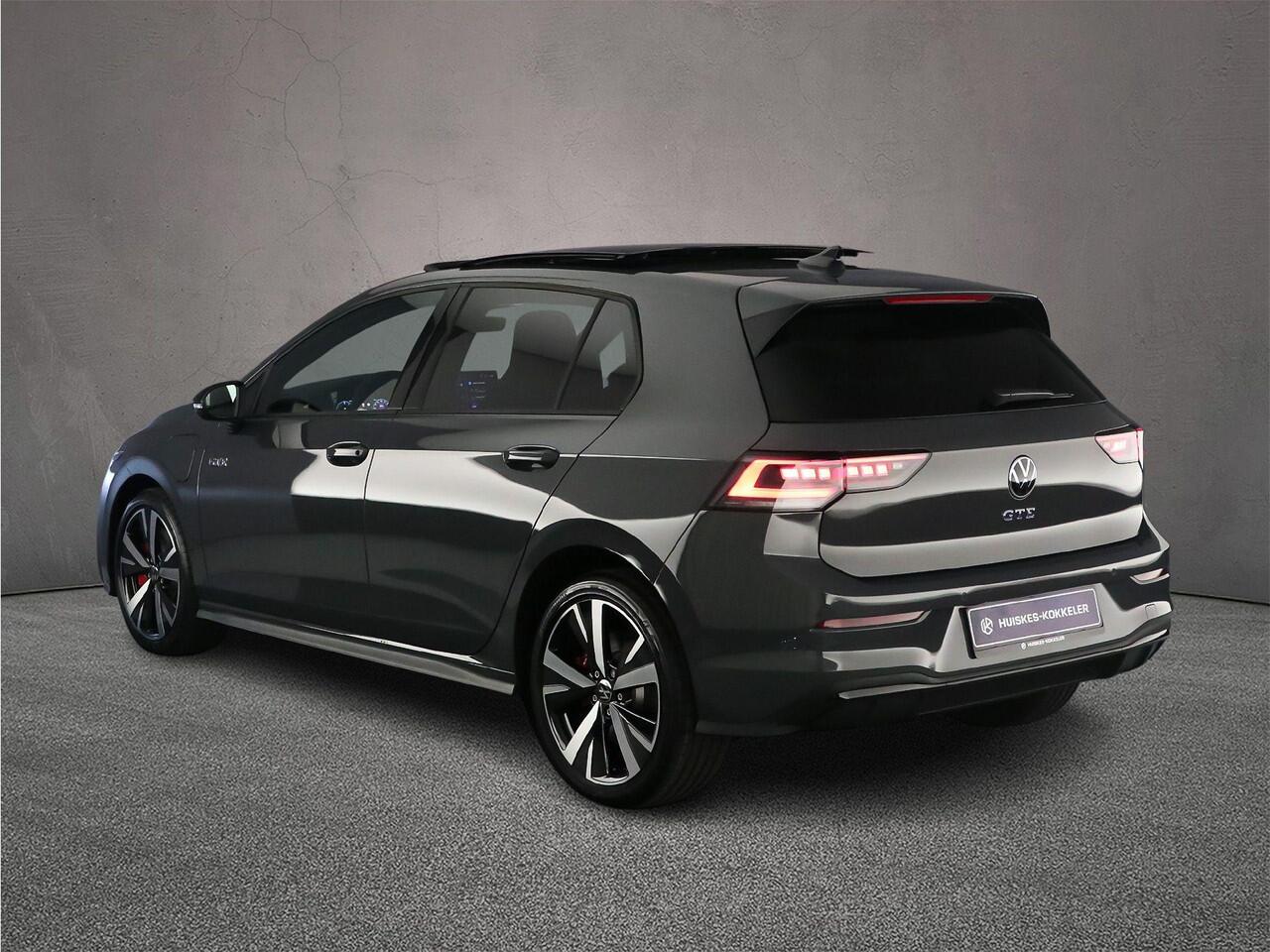 Volkswagen GOLF GTE 1.5 TSI eHybrid 272pk DSG Automaat Panoramadak, Black Style, Head up display, Adaptive cruise control, LED matrix koplampen, Achteruitrijcamera