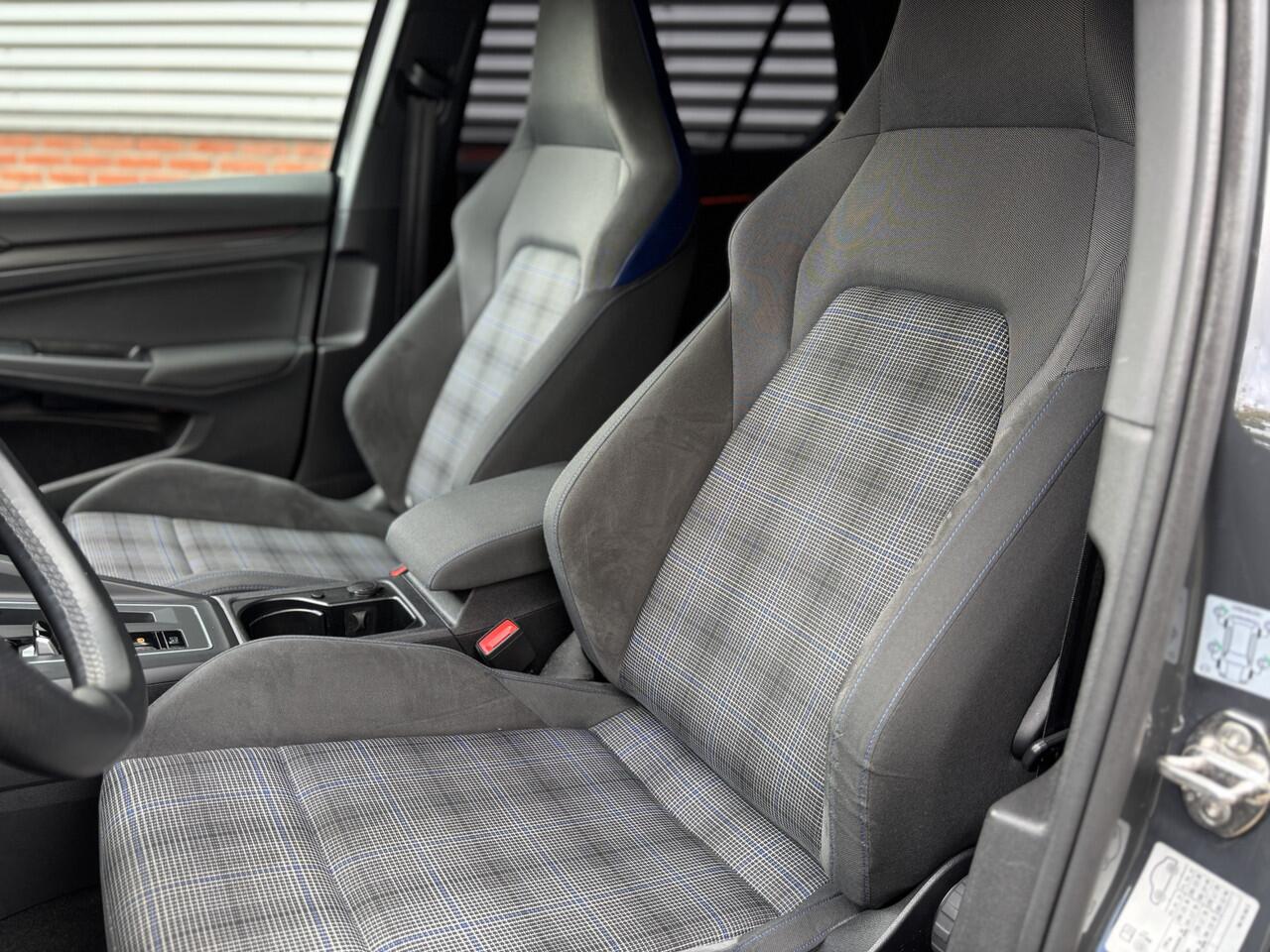 Volkswagen GOLF 1.4 eHybrid GTE December Actie van ¤26450 voor ¤25950 | 19'' Velgen | Stuur/Stoel verw | IQ.LIGHT |