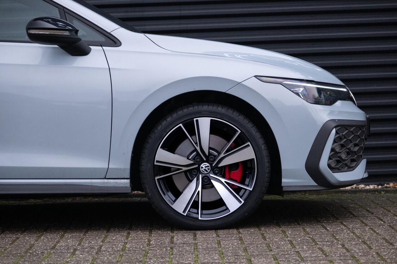 Volkswagen GOLF 8.5 1.5 eHybrid GTE / IQ Light / 3 zone airco / Apple Carplay / Ice Blue Metallic / ACC Cruise Control