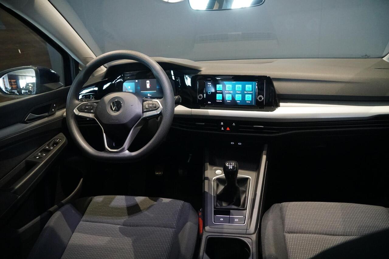 Volkswagen GOLF 1.0 TSI Golf + CARPLAY / 18'' LMV