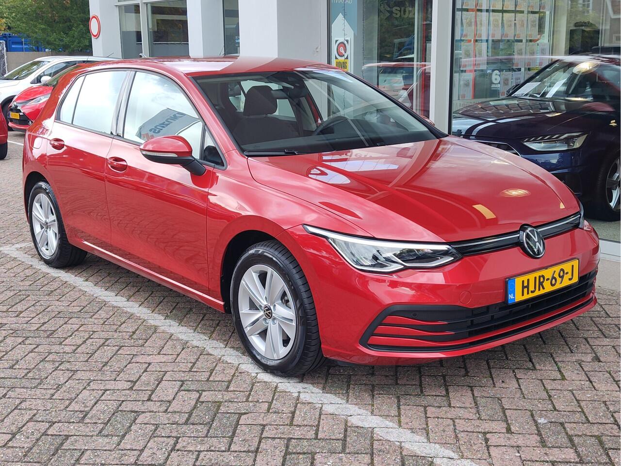Volkswagen GOLF 1.0 eTSI LIFE AUTOMAAT nú een SUPERDEAL! | Virtual Cockpit | Carplay/Android
