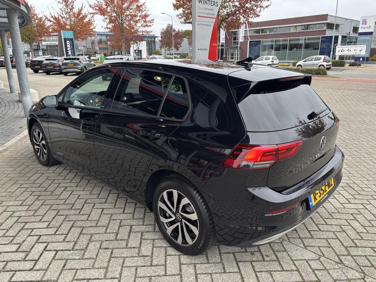 Volkswagen GOLF 1.0 TSI Active Business | Navigatie |Blind spot | Climate Control | Cruise Control | Bluetooth | 16"LMV |