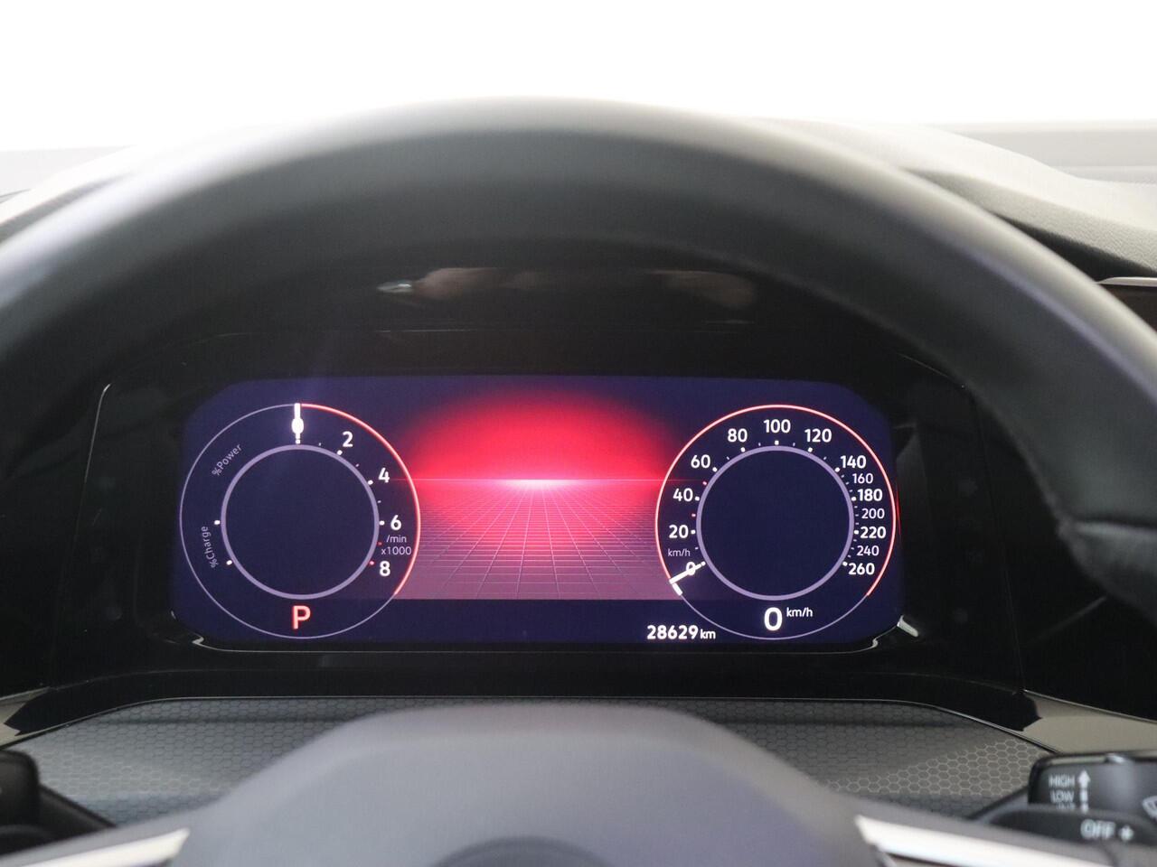 Volkswagen GOLF 1.4 eHybrid GTE | SoH 97% | Adaptieve cruise control | Achteruitrijcamera | Parkeerassistent | 3-zone airco | Dodehoek detectie | Keyless | Stoel- en stuurwielverwarming | Electronic climate control | CarPlay |