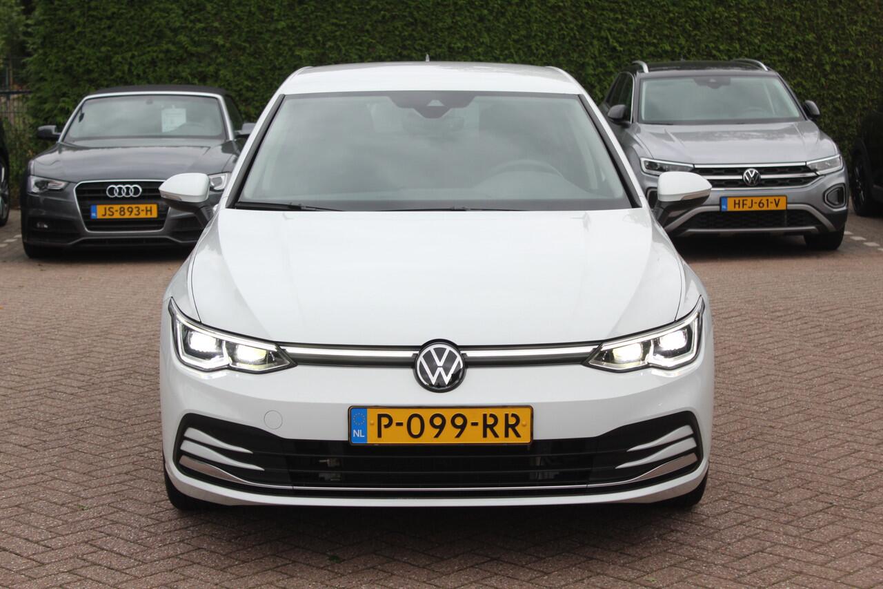 Volkswagen GOLF 1.4 eHybrid Style / Camera / Half leder / Navigatie / 18'' / Dodehoek / DAB / Stoelverwarming / ACC