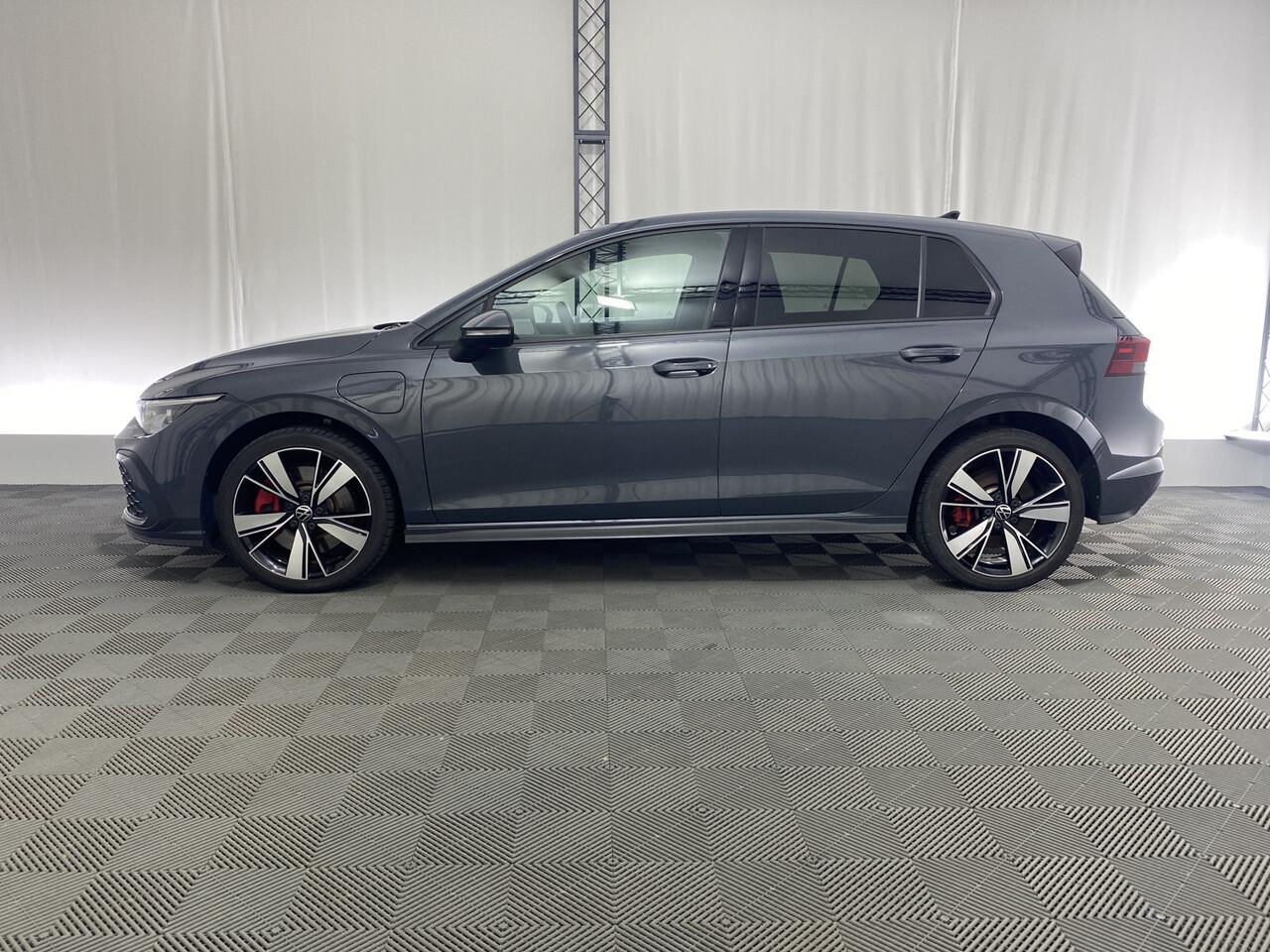 Volkswagen GOLF 1.4 eHybrid GTE Automaat | Apple Carplay | Navi | ACC | DAB | Ambient Lighting |