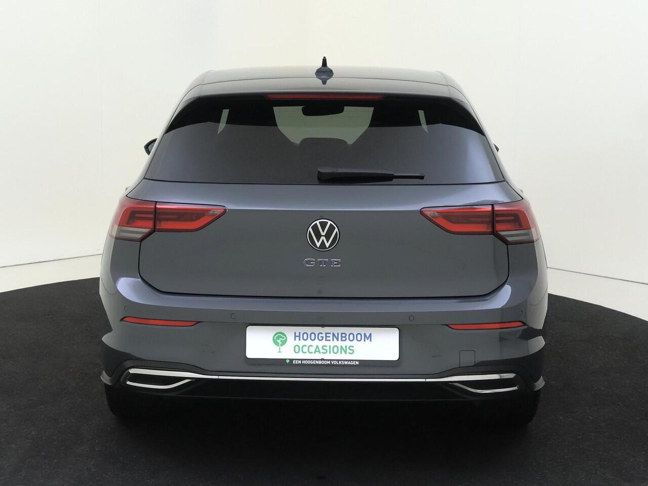 Volkswagen GOLF 1.4 eHybrid GTE | SoH 97% | Adaptieve cruise control | Achteruitrijcamera | Parkeerassistent | 3-zone airco | Dodehoek detectie | Keyless | Stoel- en stuurwielverwarming | Electronic climate control | CarPlay |