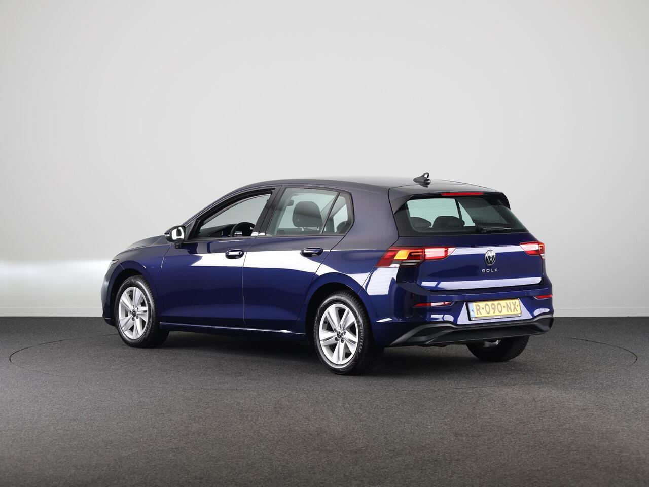 Volkswagen GOLF 1.0 TSI Life 110 pk | Verlengde garantie | Navigatie | Parkeersensoren | Adaptieve cruise control | LED koplampen |