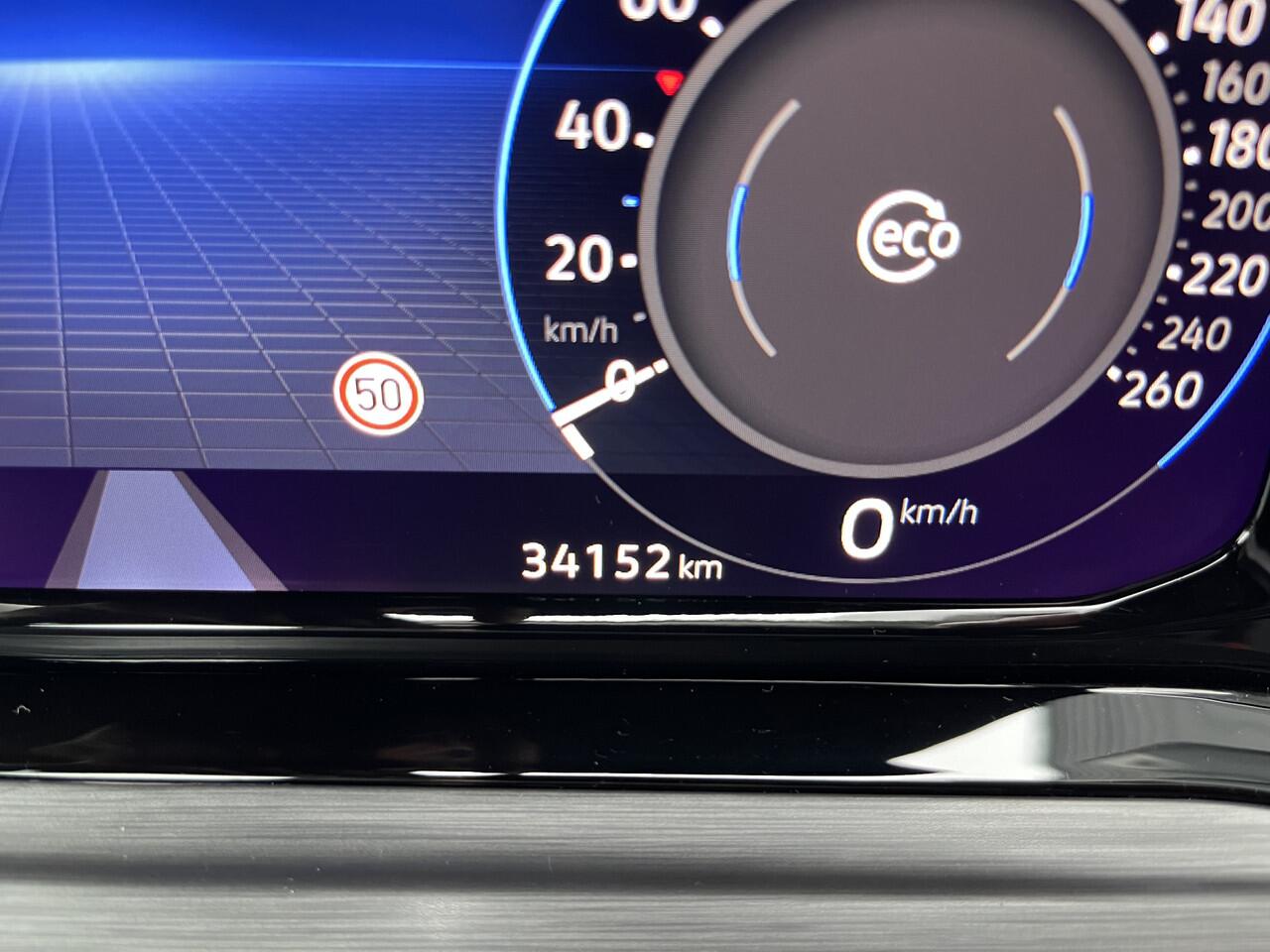 Volkswagen GOLF Variant 1.5 eTSI Style / AUTOMAAT/ PANO/ ELEKTR. TREKHAAK/ ELEKTR. STOEL./ MATRIX/ ADAPT. CRUISE/ DIGITAL DASH/ NAVI/ PARK. SENSOREN/ APP-CONNECT/ NAVI