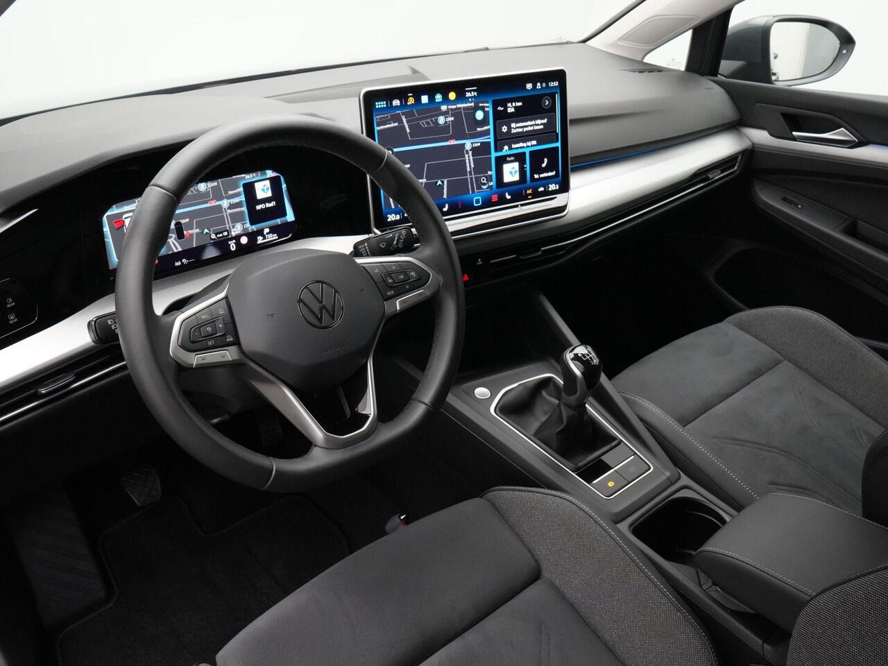 Volkswagen GOLF Variant 1.5 TSI 116 pk Life Business | LED koplampen | Bekleding ArtVelours Eco | Stoelverwarming | Adaptive Cruise | Carplay | DAB | 17 inch